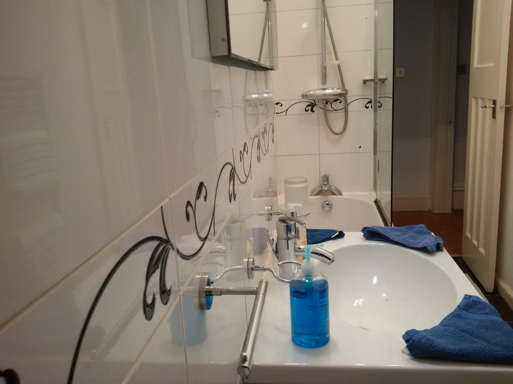 Apartmán Luxury Holland Park, Sleeps 2, Free S'Fast Wifi Londýn Exteriér fotografie